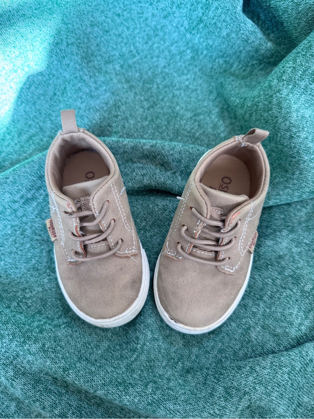 OshKosh B'gosh Putney Unisex Kids Low Top Lace-Up Sneakers Tan US 5M EU 20